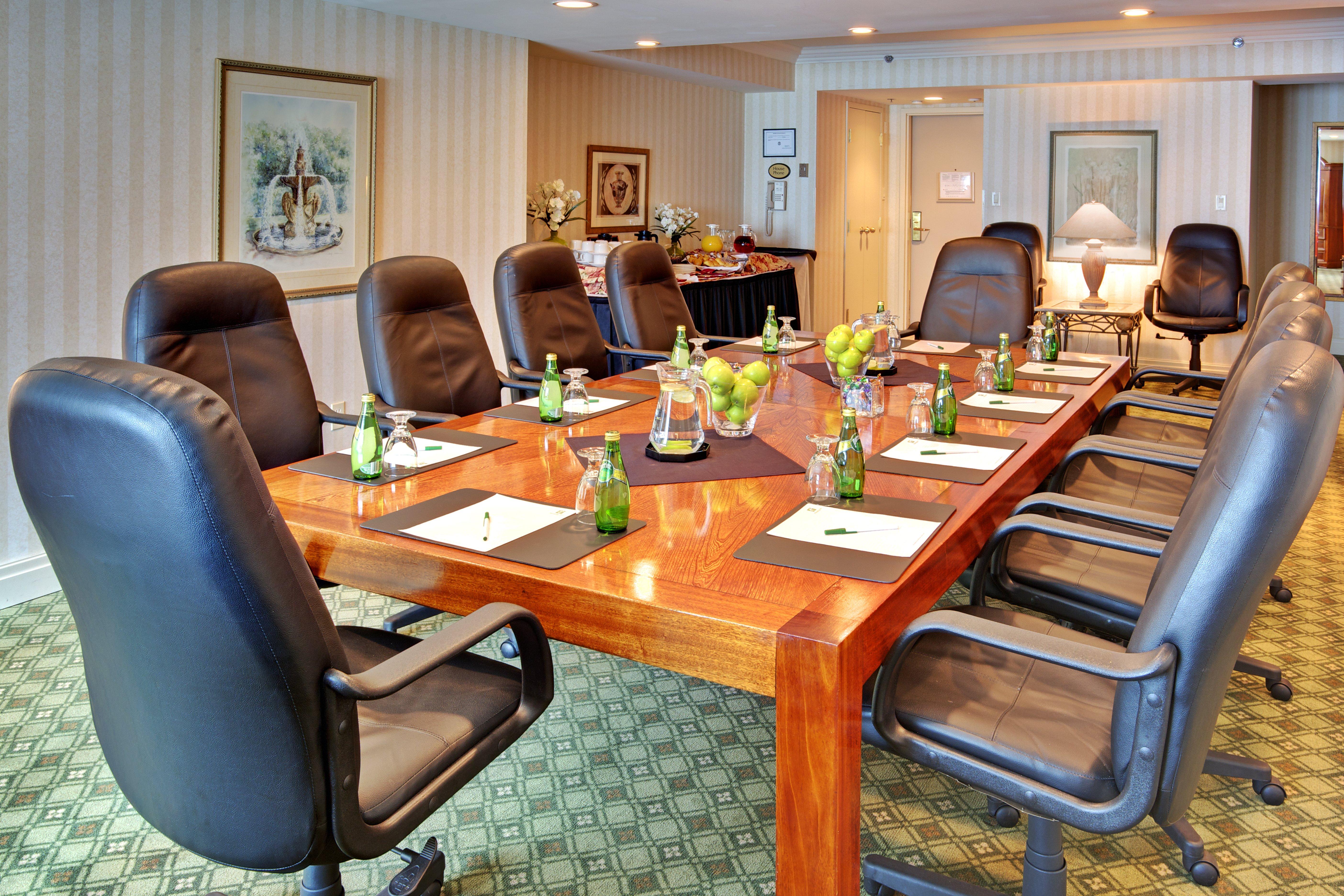 Holiday Inn & Suites Oakville At Bronte By Ihg Εξωτερικό φωτογραφία